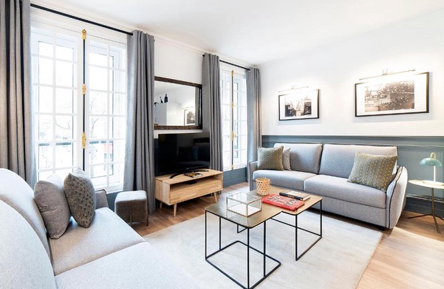 LivinParis - Luxury 2 Bedrooms Centre Pompidou
