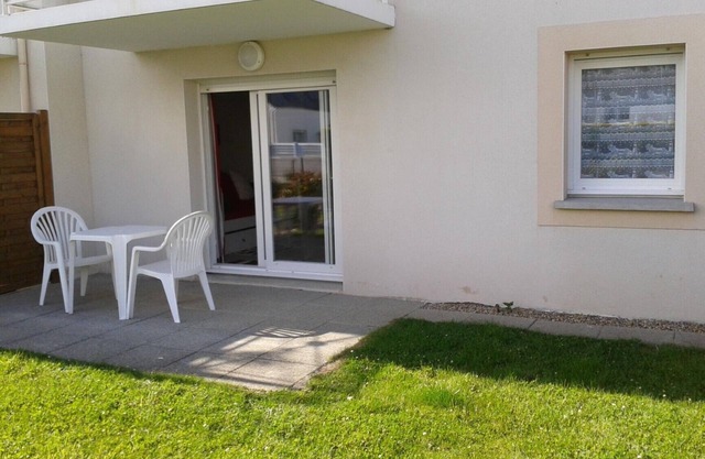 Loc. 2 pers, 3 *, app. 40 m2. Close to town center, port and beaches