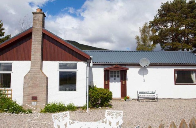 Lochside Cottage - near Aviemore