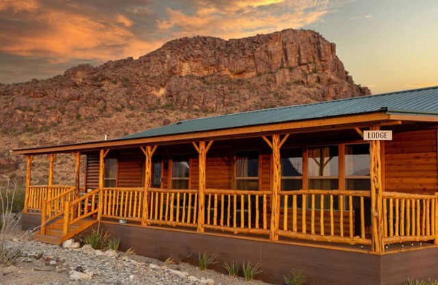 Lodge - 3Bedrooms + 2.5 Baths in Terlingua
