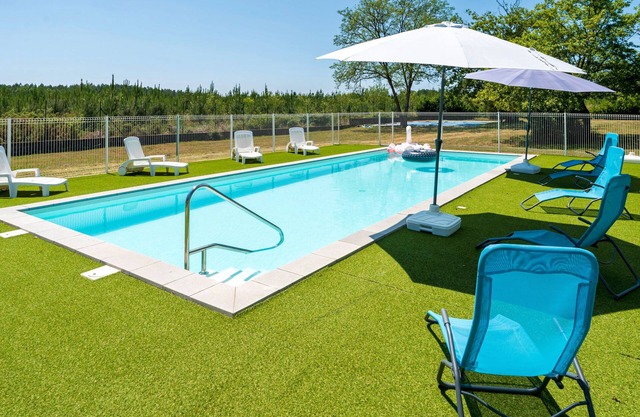 Lodge 4 with Shared Pool, Private Terrace and Shared Garden