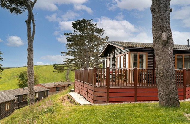 Lodge on Rame Peninsula near Freathy Beach