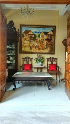 Loelyta Family Art House