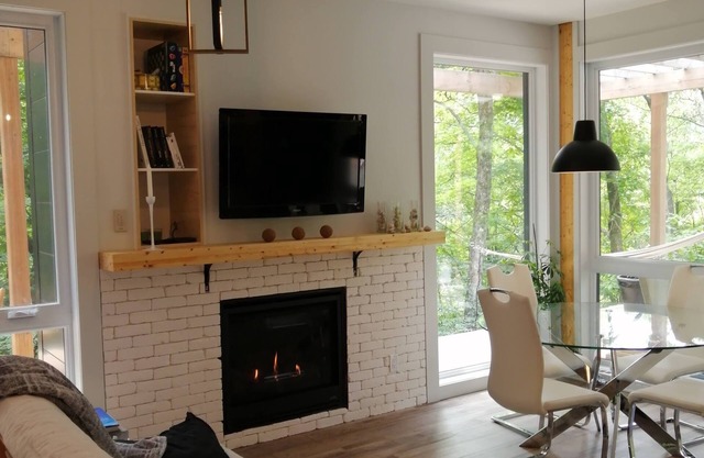 Loft Avec Terrasse , Pres de Bromont-déjeuner Continental Inclus