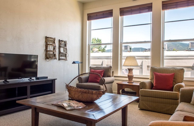 Loft in Grants Pass Center # 117