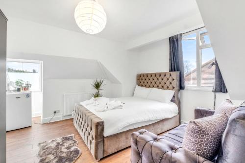 Loft Studio - Free Toiletries, Snacks, 25 Min Wembley & Central London, Free Parking, Pets welcome