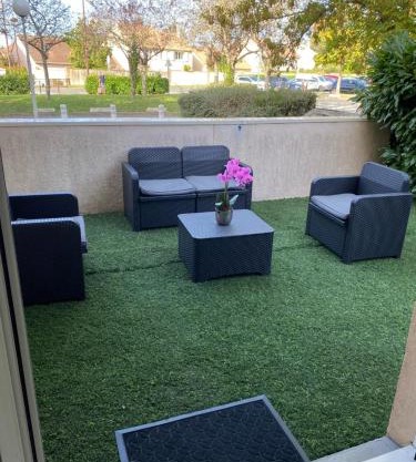 Logement entier chambre+salon + jardin & terrasse