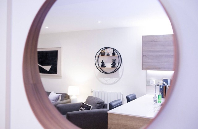 London Escape at Duke Avenue