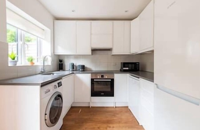 London Flat with Garden (WPRA)