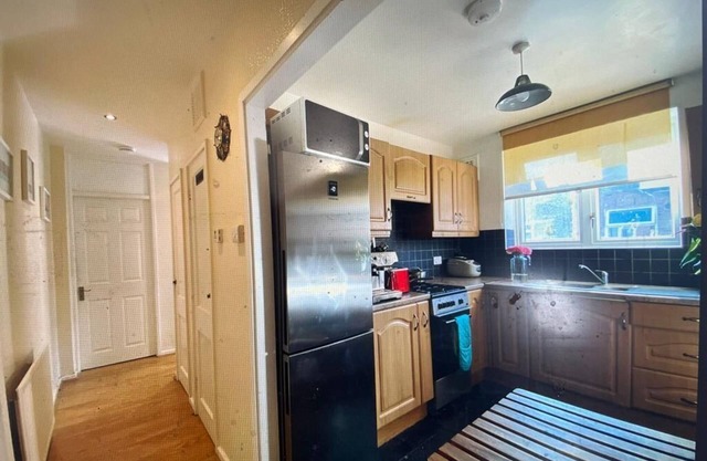 London Hammersmith - Spacious 3 Bed - 5 minutes to tube and Thames River Walk