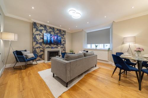 London luxury 3BD 3BTH Knightsbridge, Chelsea Lower Ground Floor Flat
