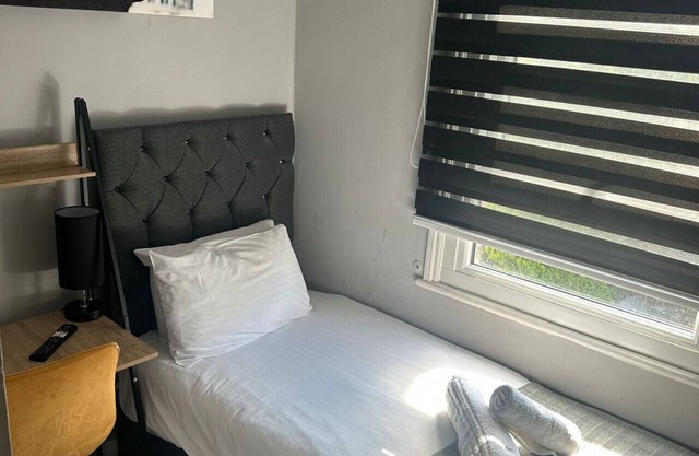 London quality budget studio with private bathroom