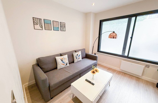 London's 1-Bedroom Haven near The Shard in Elephant & Castle