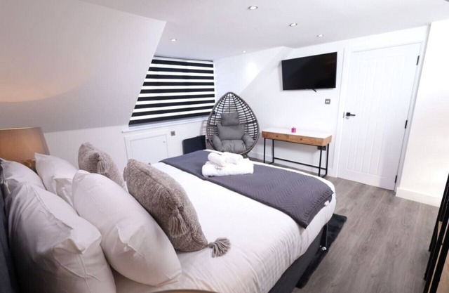 London/Watford modern 4-bedroom, great location