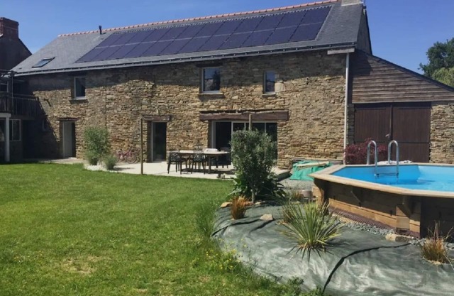 LONGERE FAMILLIALE 6 persons in the countryside