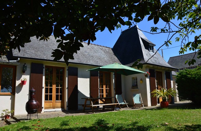 Longere style house on the edge of Rance, between Dinan and Saint Malo