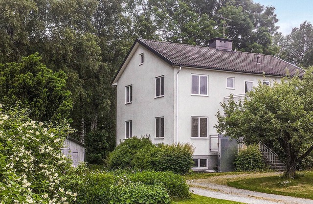 Look forward to a fishing vacation in a historic place near the lake, Rusken