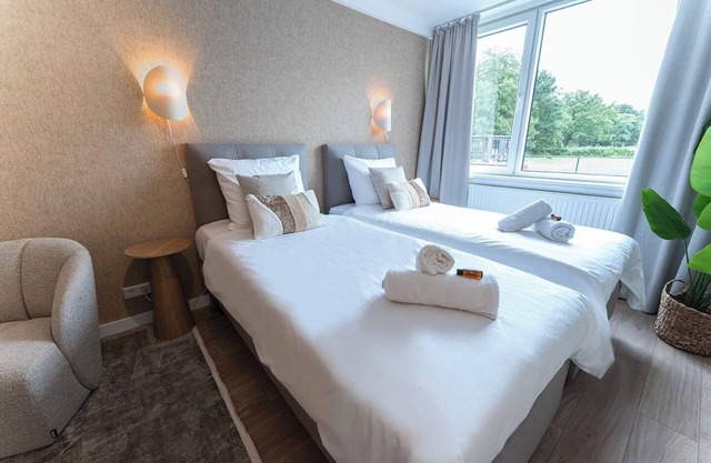 Looking for a stay near the University Tilburg? Spacious holiday villa with 8 bedrooms and 16 beds — perfect for groups, families, or team retreats.