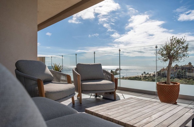 Los Flamencos Penthouse by Ĥ - Haraganes Beach HLHF4501P43