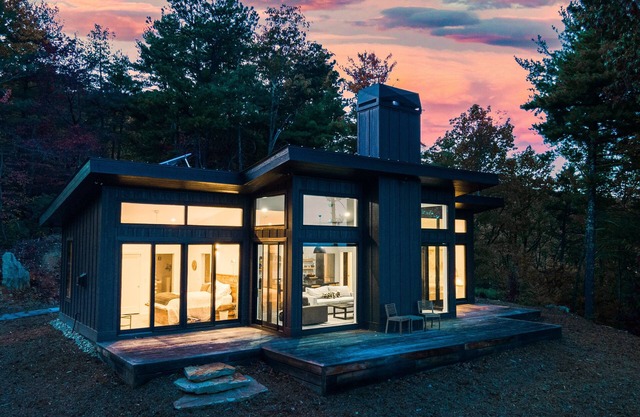 Lost Ridge - Modern Sustainable Luxury Tiny House with Stunning Mountain Views!