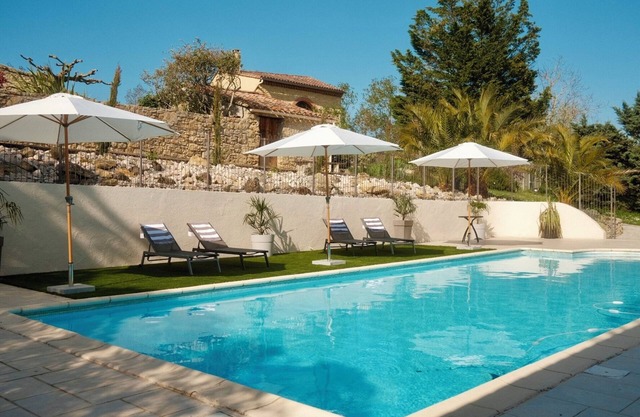 L’Ostalet: a peaceful countryside retreat near Mirepoix w/large heated pool