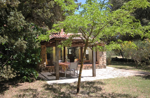 Lou Petarel, Charming house with shared pool, nature an calm in Provence