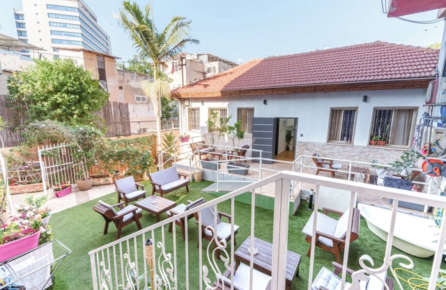 Loui Gardens