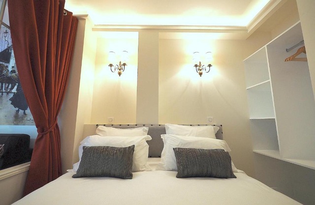 Louvre Opera Classic ChicSuites