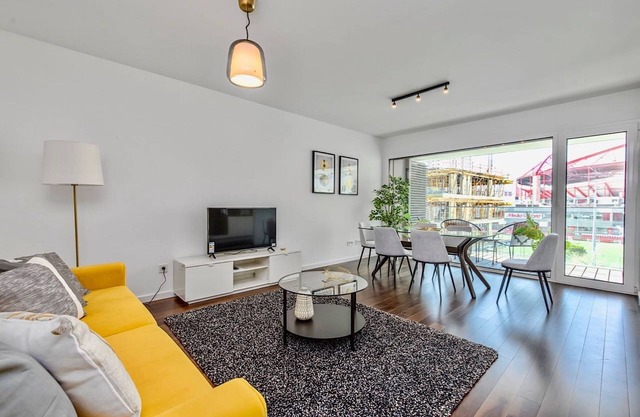 Lovage Yellow Apartment, AC, Wifi, Elevator