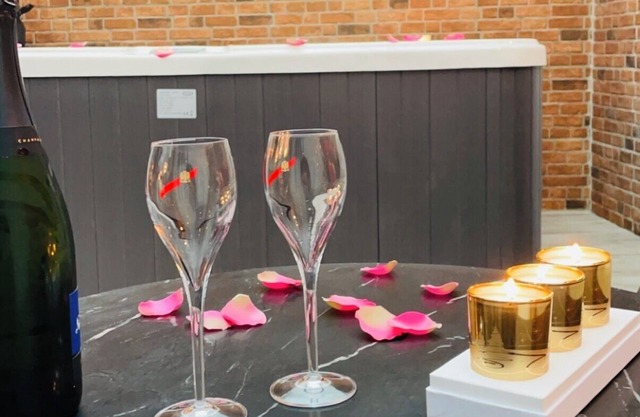 Love Room - Romantic interlude with private spa
