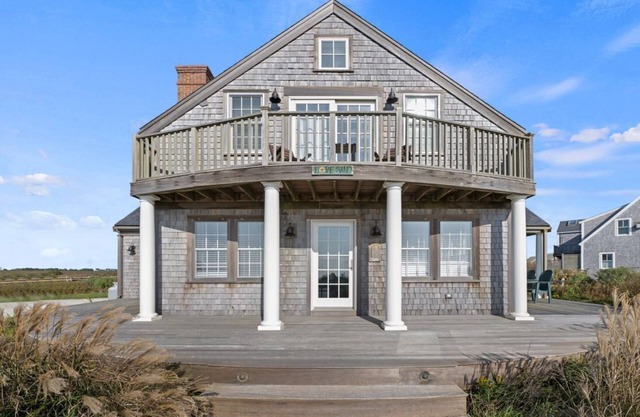 Love Sand, Madaket on the Beach , Lovely Seaside Home
