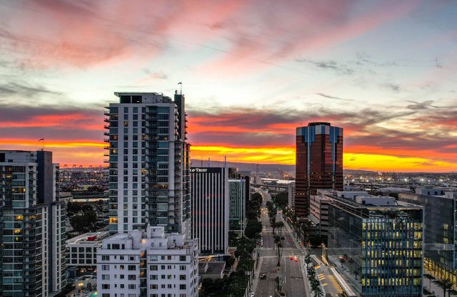 Lovely 1 bdr condo, walking distance to everything