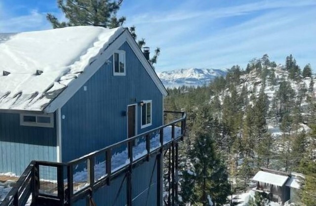 Lovely 2 Bedroom Condo w/Fireplace By Heavenly