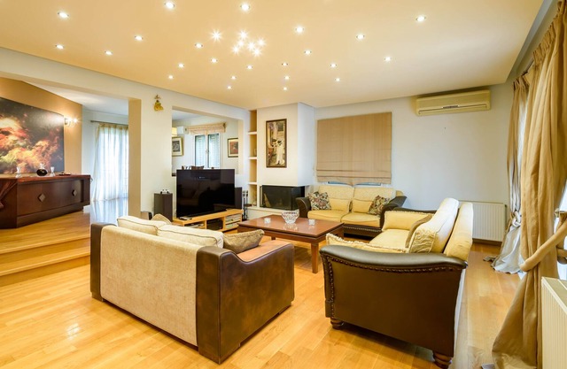 ★Lovely 3br maisonette close to the metro station★