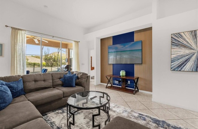 Lovely 4 Bed Pool Home with Game Room-416CPB