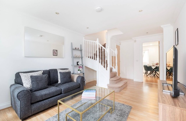Lovely 4BR Townhouse in Barbican - Islington