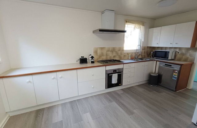 Lovely and quiet house Near Westfield CBR Hospital