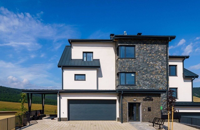Lovely apartment for 4 guests with WIFI, TV, terrace and parking