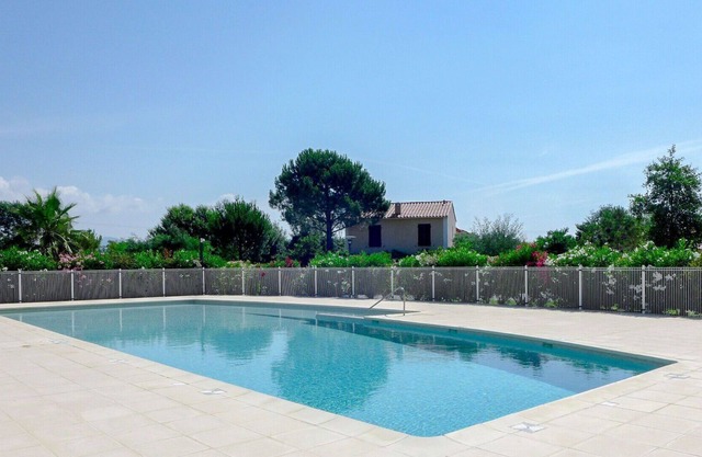 Lovely apartment for 6 guests with A/C, pool, WIFI, TV, terrace and parking