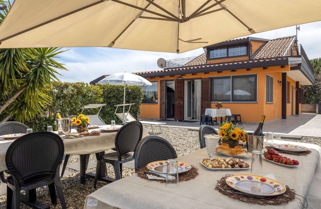 Lovely apartment for 6 guests with A/C, WIFI, TV and pets allowed
