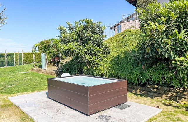 Lovely apartment for 6 people with WIFI, A/C, pool, TV, terrace, pets allowed and panoramic view