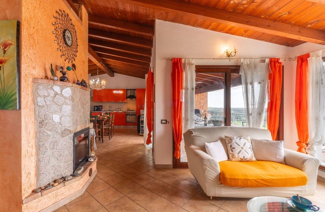 Lovely apartment for 6 guests with A/C, TV, terrace and parking