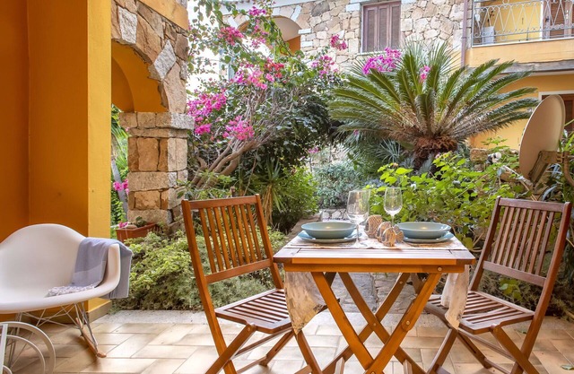 Lovely apartment for 3 guests with A/C, TV, terrace and parking