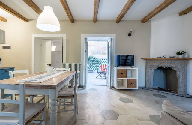 Lovely apartment for 4 guests with WIFI, TV, terrace and pets allowed