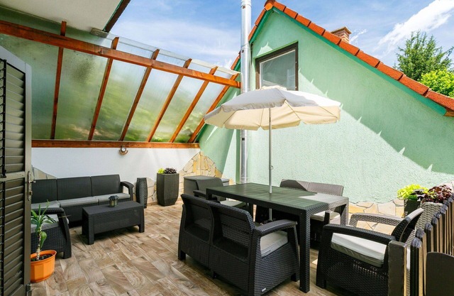 Lovely apartment for 7 guests with A/C, WIFI, TV, terrace and parking