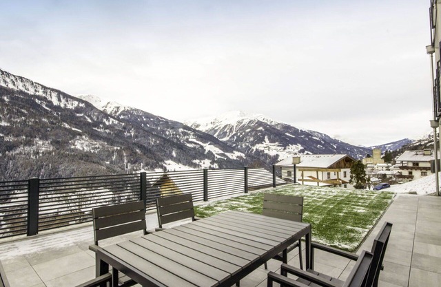 Lovely apartment for 5 guests with WIFI and TV