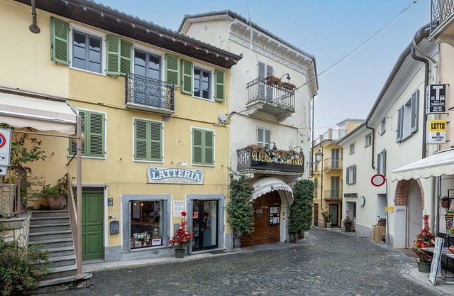 Lovely apartment for 4 people with WIFI, A/C, TV, balcony and pets allowed