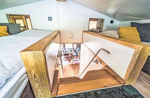 Lovely apartment in villa for 5 guests with A/C, TV and terrace