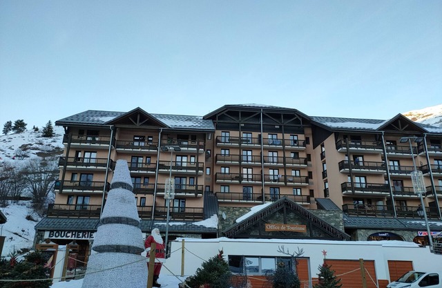 Lovely apartment in the center of Valmeinier 1800 at the foot of the slopes