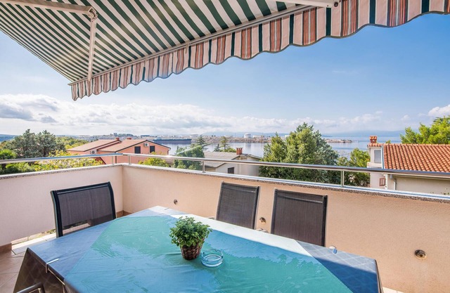 Lovely apartment in Omisalj with WiFi